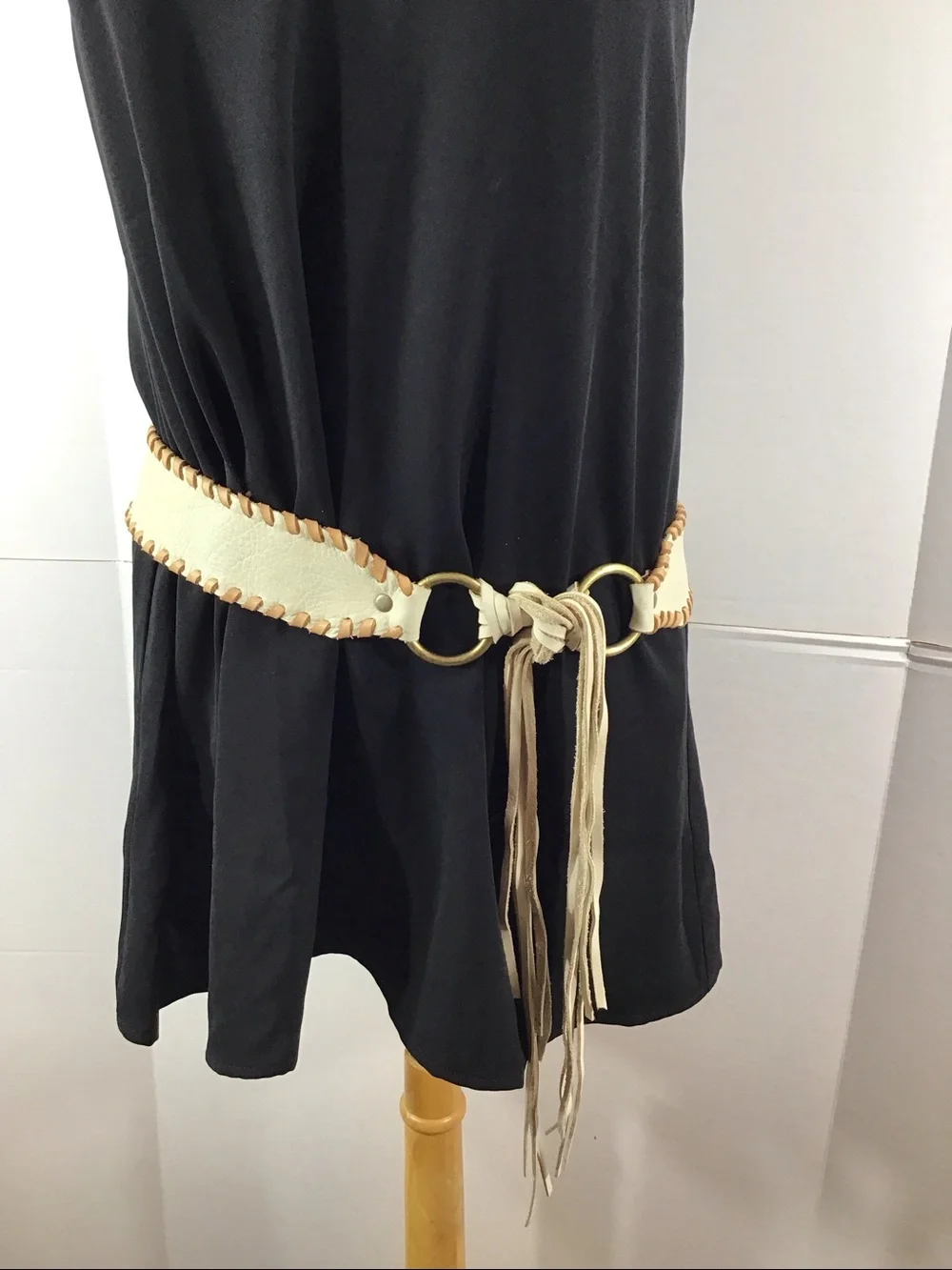 Vintage 70’s cream leather whipstitch o-ring fringe boho tie belt